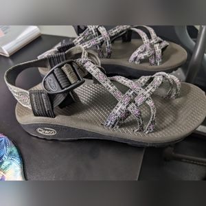 Ladies Chaco Size 7 Gray/Pink